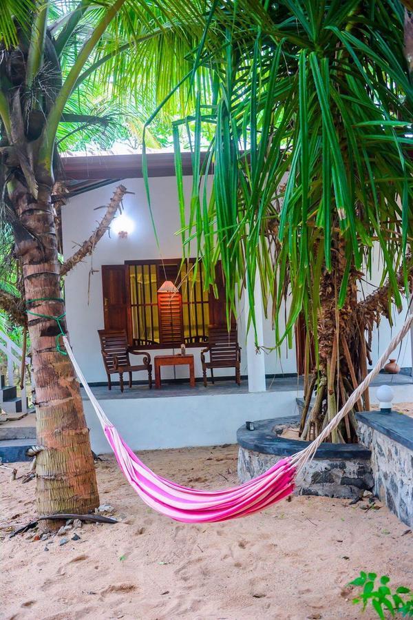 Shehani Beach Bungalow Tangalle Ngoại thất bức ảnh